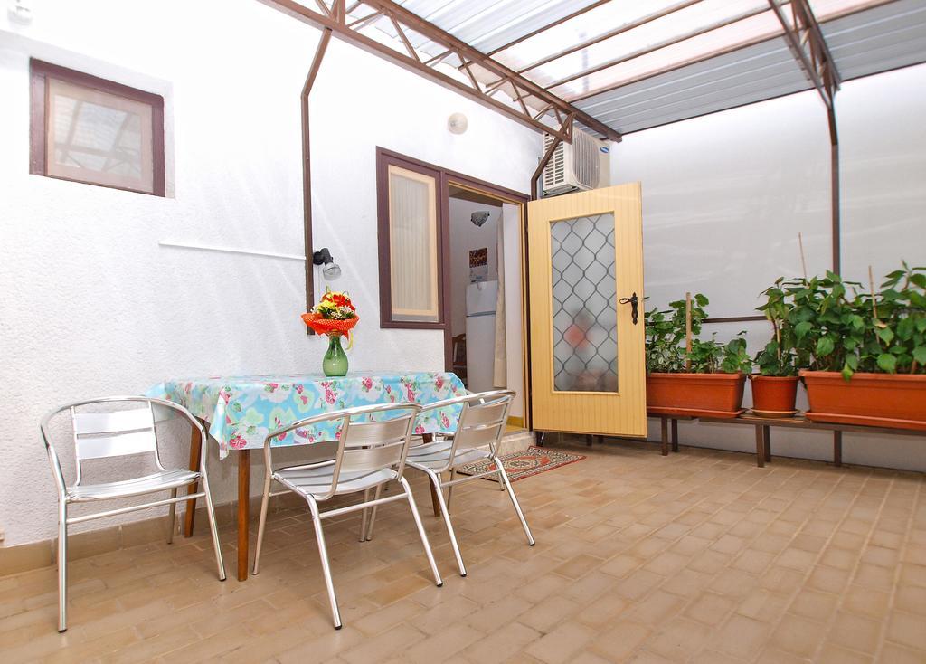 Branko 1348 Apartma