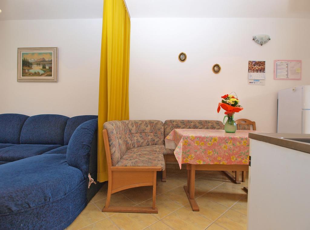 Branko 1348 Apartma Pula
